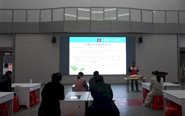 “人才夜市+技能夜校” 打造就業(yè)服務(wù)新場(chǎng)景2.jpg